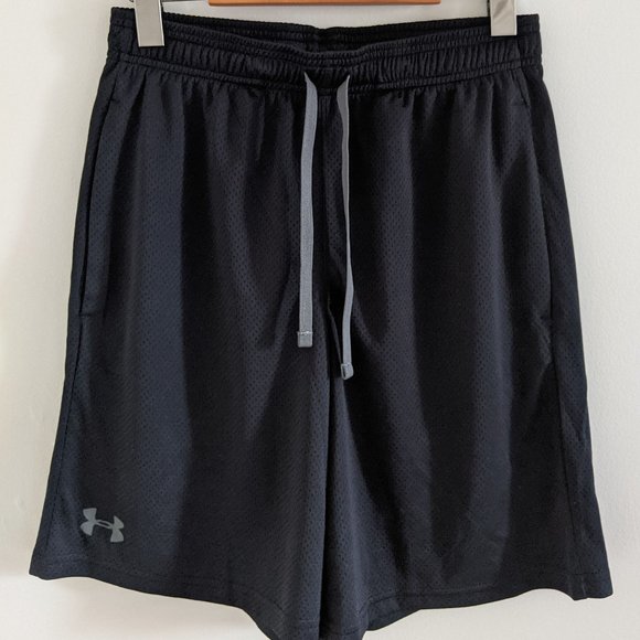 UNDER ARMOUR Shorts with pockets - Picture 1 of 5
